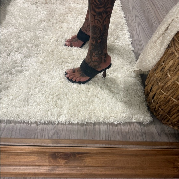 Deltan Women's Kelsea Leather Toe Loop Dress Sandals Black Size 10 M - Picture 10 of 16